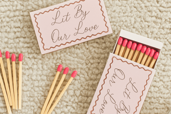 Amour Glance Font - Preview 4
