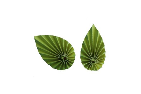 3D Pleated Leaf Paper Decor