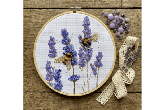 CrossStitch Pattern Bumblebees in Lavend