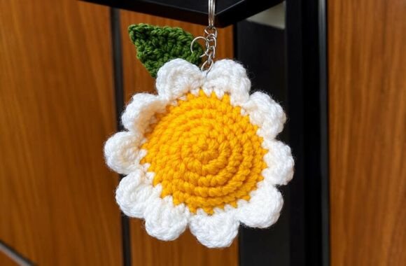 Crochet Daisy Keyring Pattern