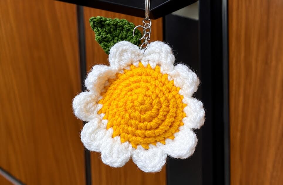 Crochet Daisy Keyring Pattern